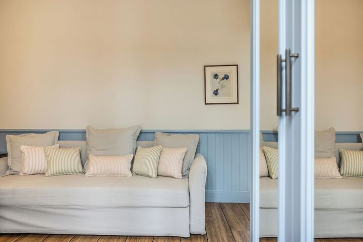 Room 52 of 147