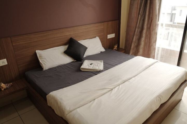 Room 4 of 14