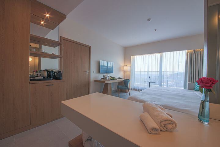 Room 10 of 39