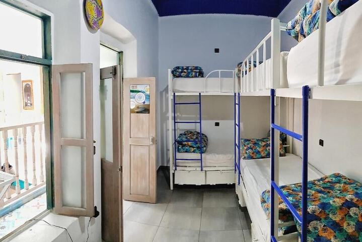 Room 11 of 27