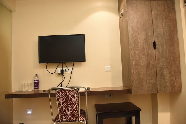 Room 8 of 52