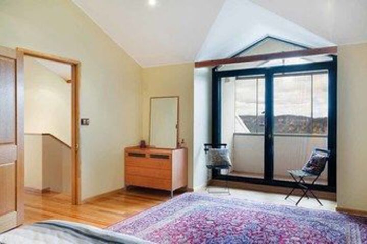 Room 17 of 23