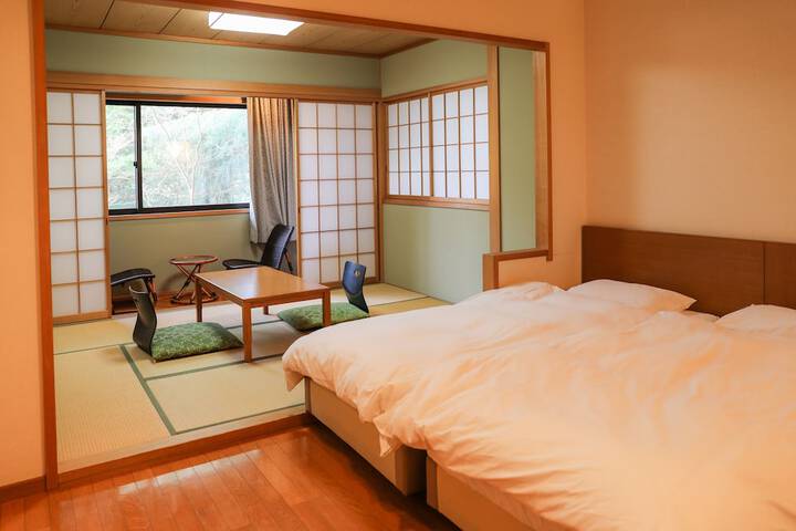 Room 12 of 70