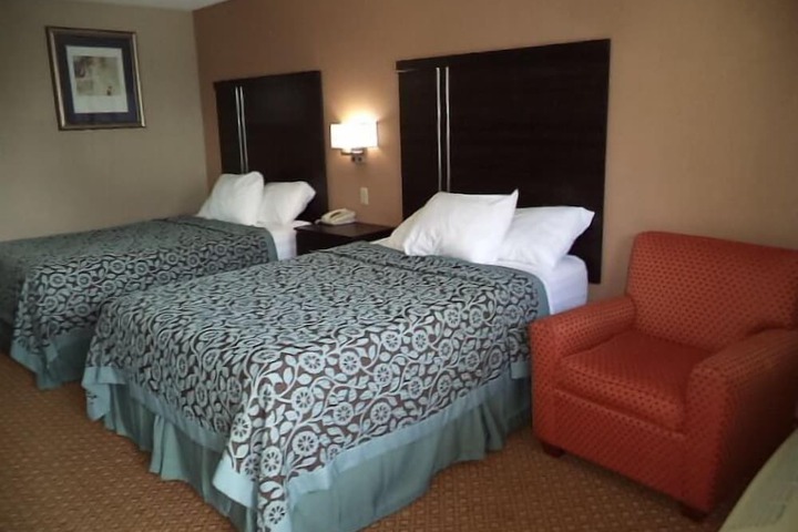 2 Double Beds (3 of 17)