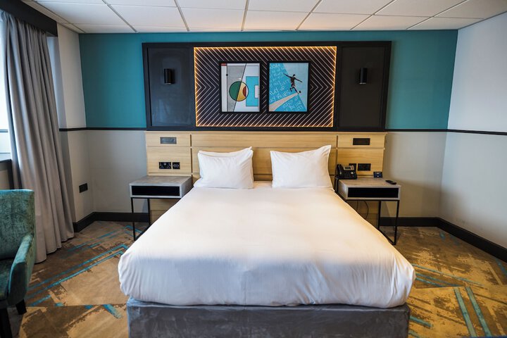 Room 19 of 124