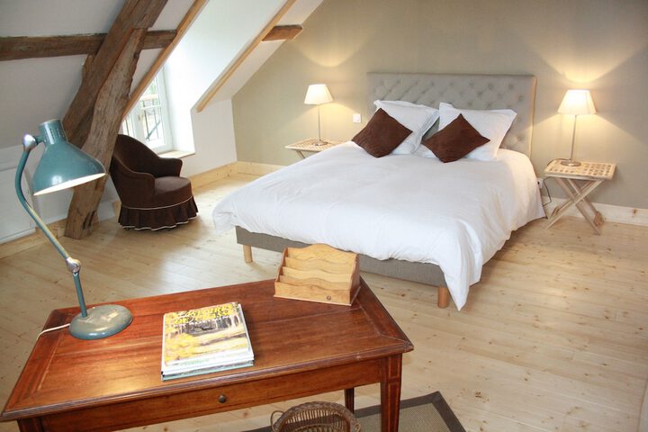 Room 10 of 12