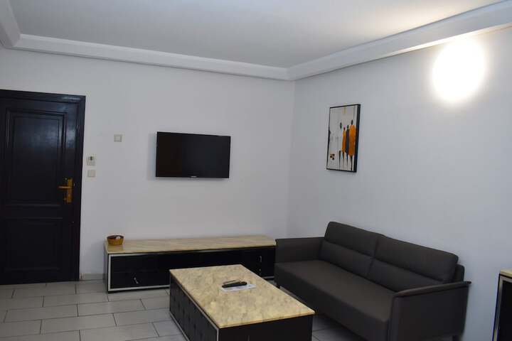 Room 30 of 43