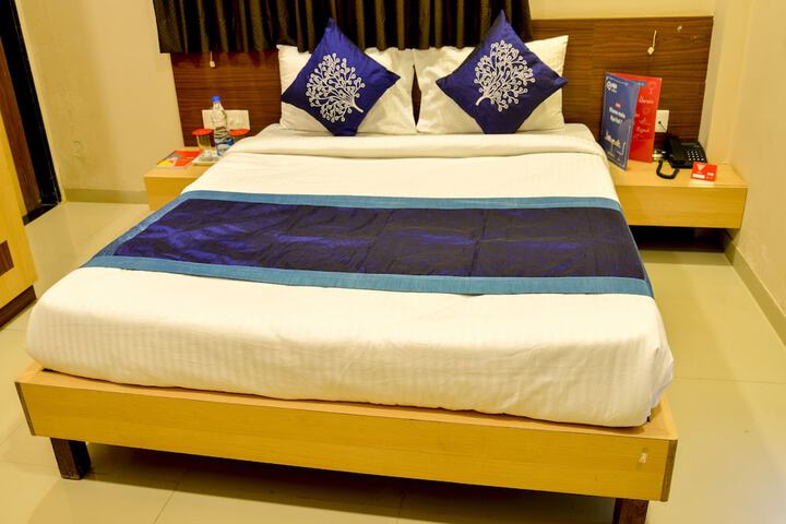 Room 12 of 33