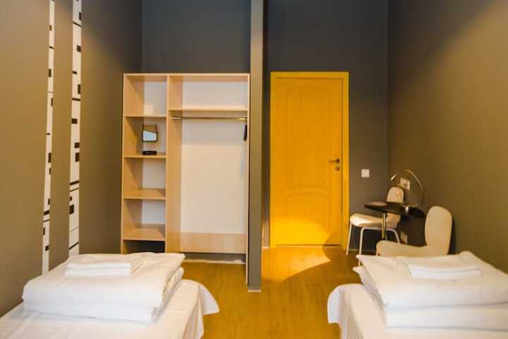 Room 29 of 48