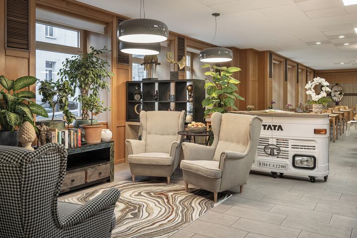 Guest Lobby
