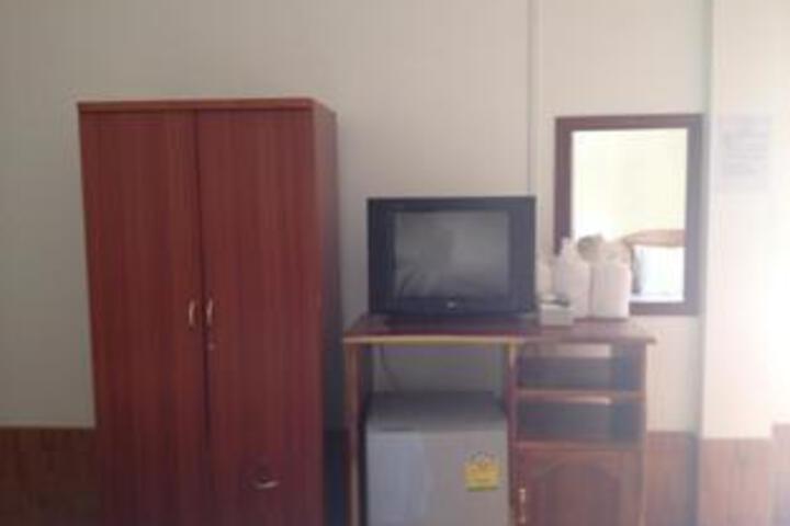 Room 4 of 5