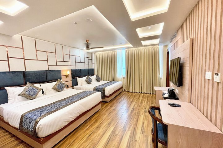 Hotel Mantavya - Varanasi near Temple