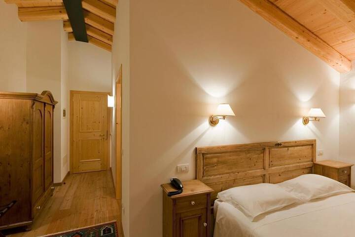 Room 15 of 53