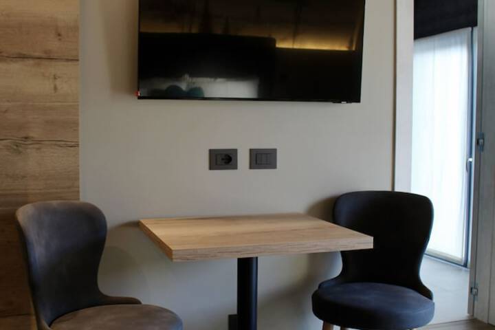Room 12 of 24