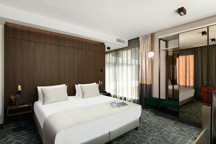 Room 19 of 46