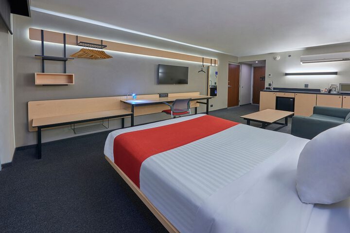 Room 13 of 51