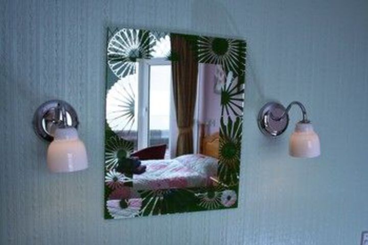 Room 28 of 35