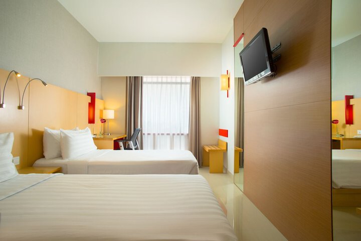 Room 7 of 32