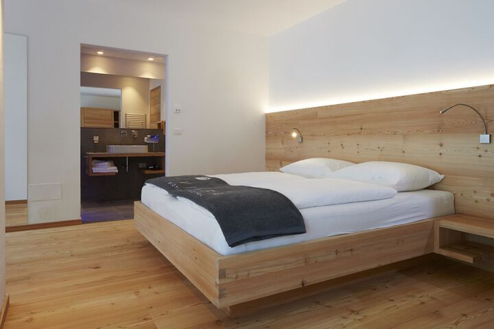 Room 6 of 44