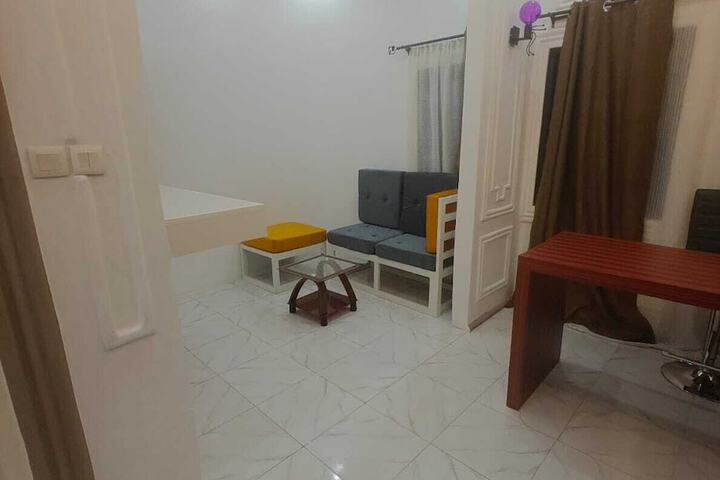 Room 10 of 71