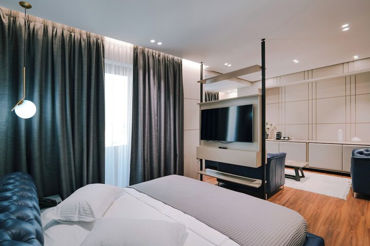 Room 15 of 48
