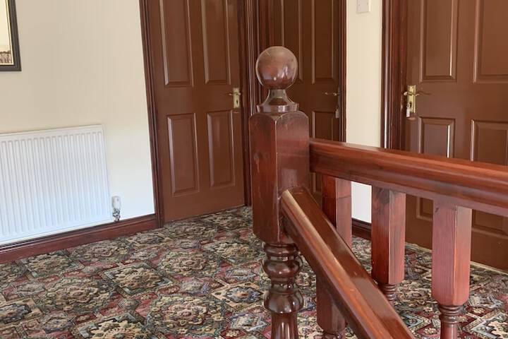 Room 5 of 9