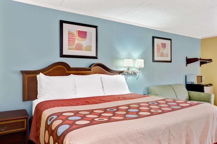 1 King Bed (7 of 9)