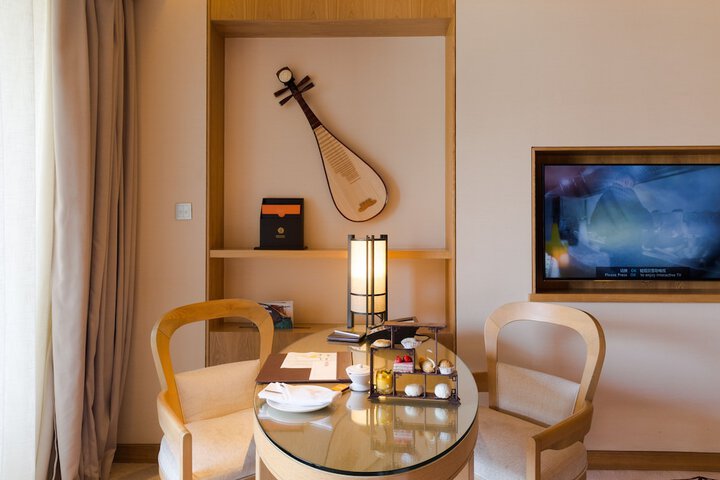 Room 3 of 162