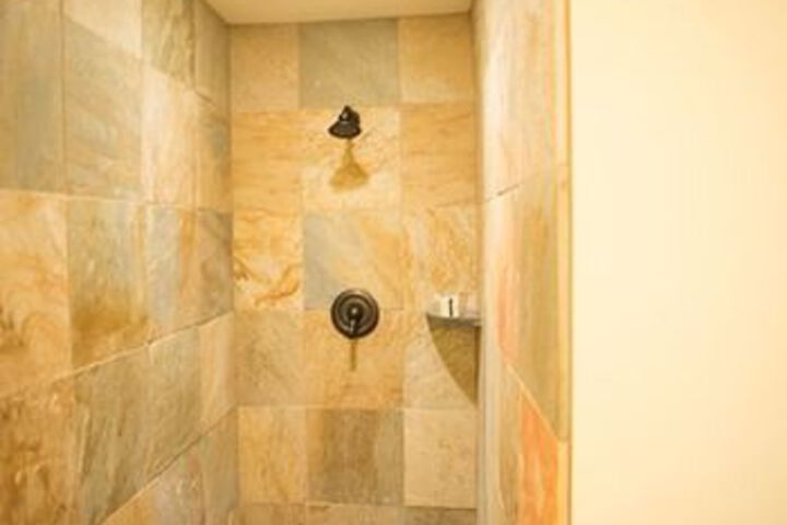 Room 6 of 21