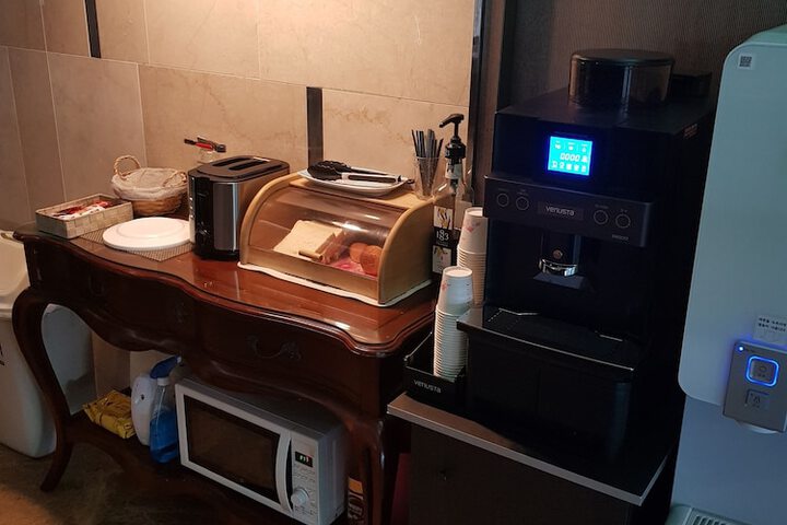 Breakfast/Coffee Service 13 of 14