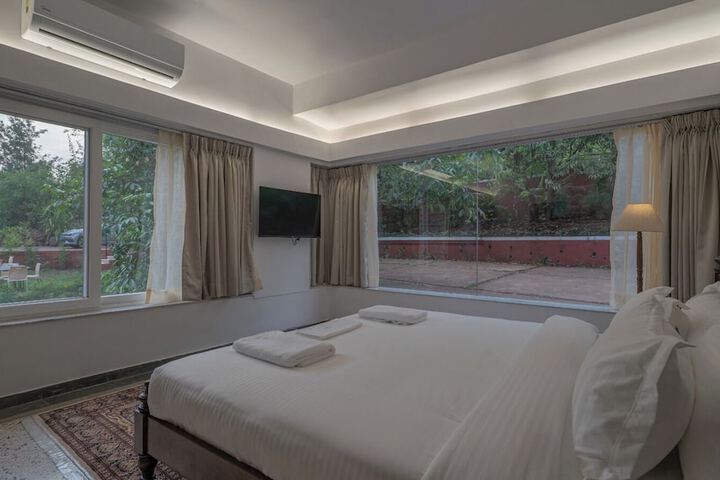 Room 21 of 37