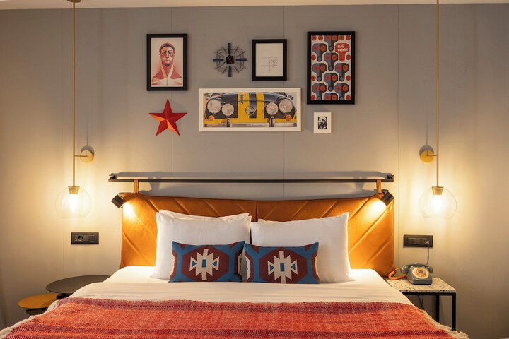 Room 63 of 147