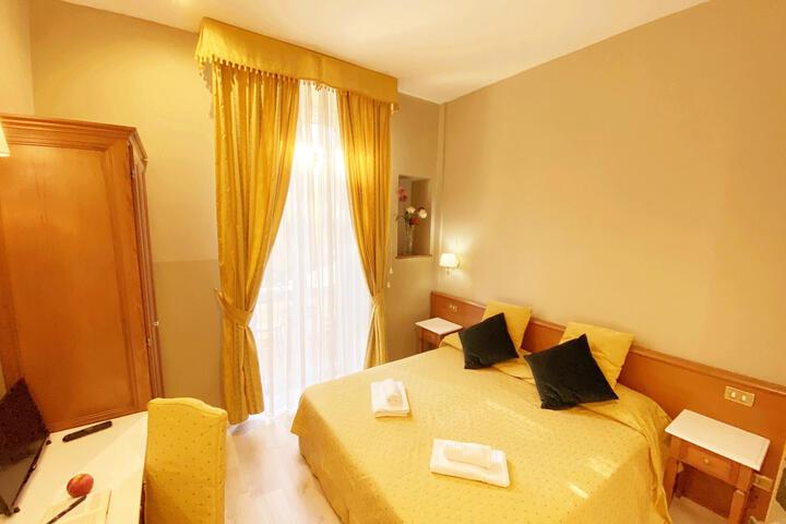 Room 9 of 19