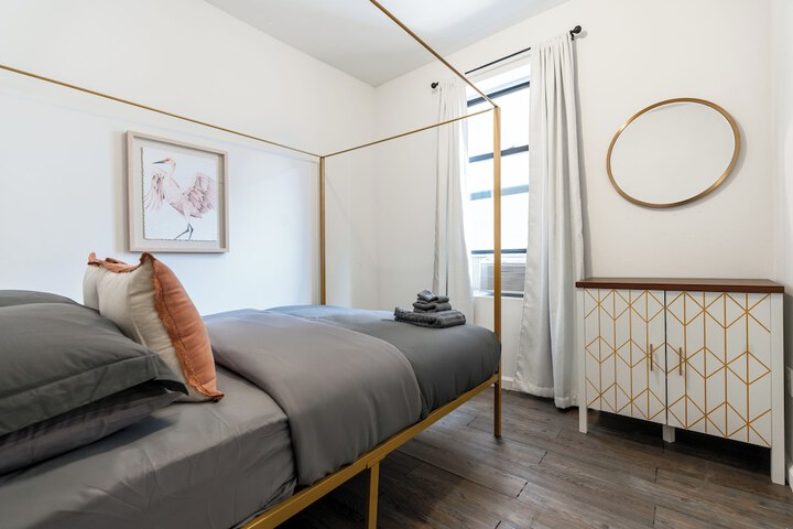 Room 10 of 36