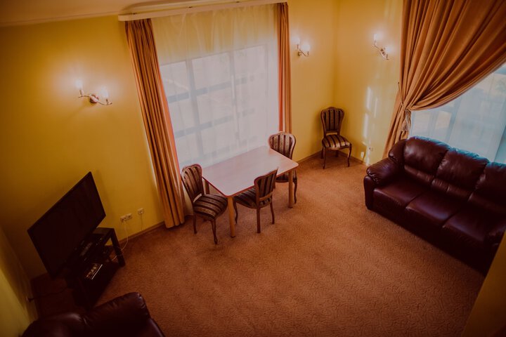 Room 26 of 90