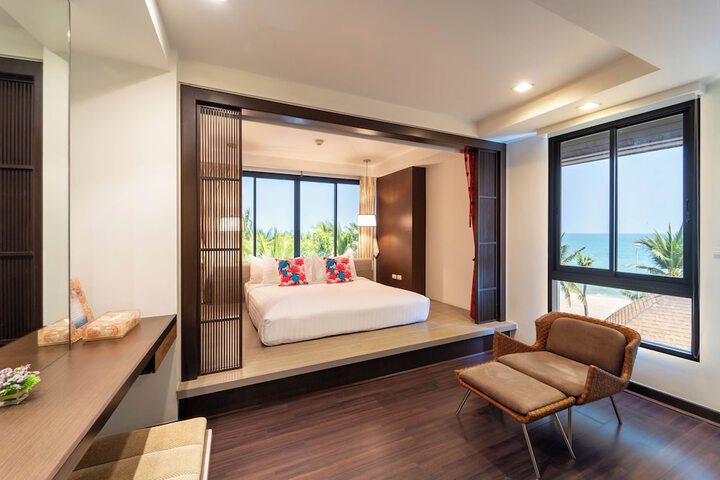 Room 10 of 105