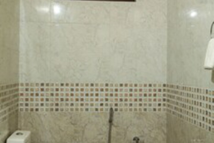 Room 5 of 27