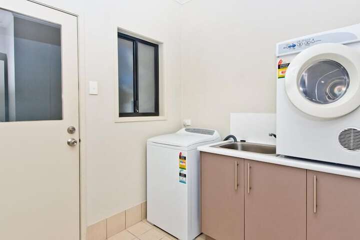 Laundry 16 of 23