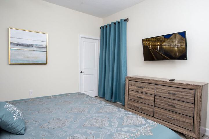 Room 33 of 110