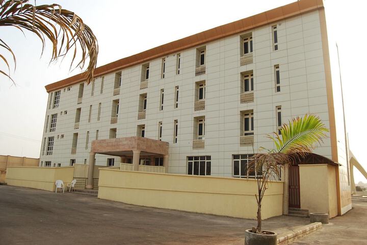 Royal Choice Inn