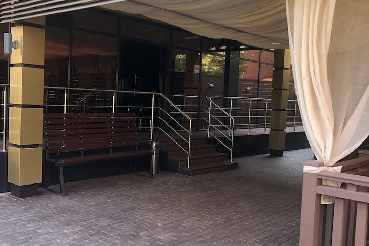 Hotel 2 of 82