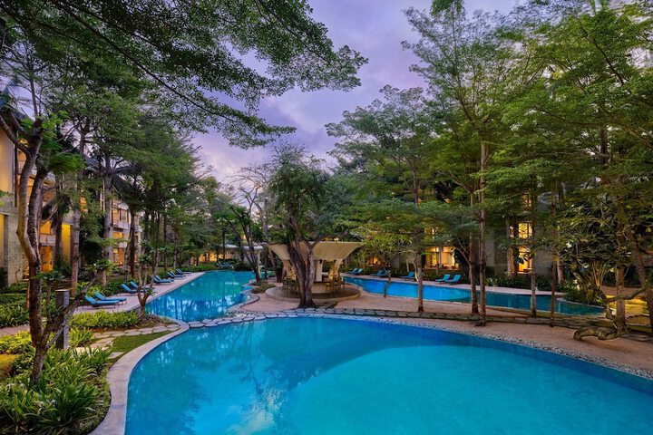 Pool Hotel
