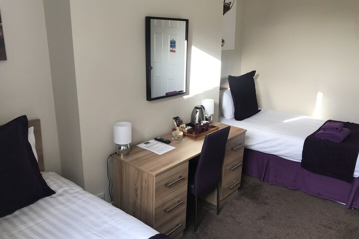 Room 7 of 193