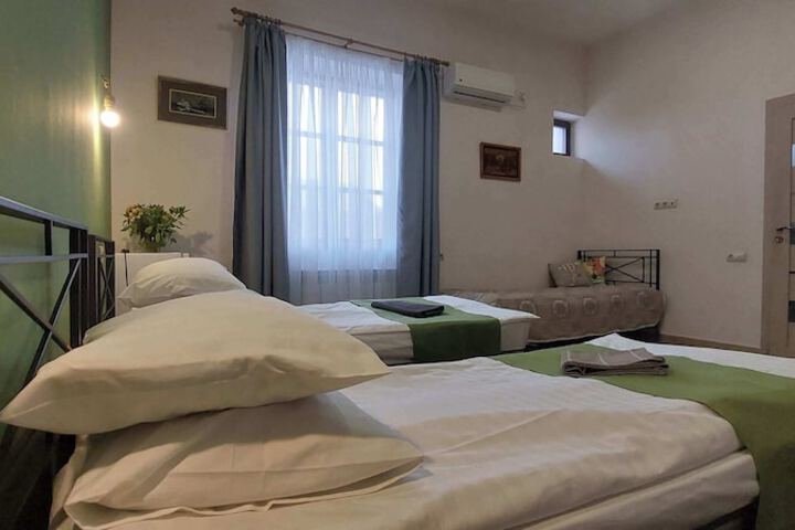 Room 10 of 57
