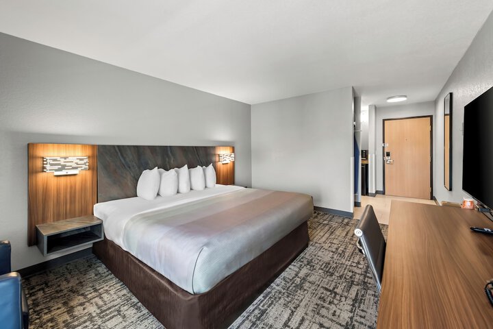 Room 43 of 106