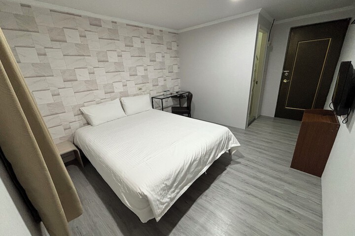 Room 25 of 56