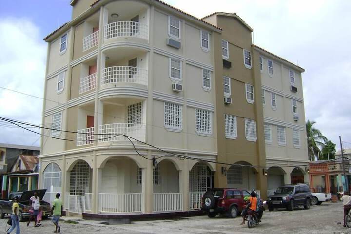 Caribbean Hotel Cayes