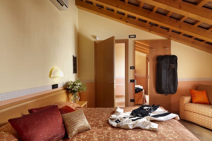 Room 9 of 52