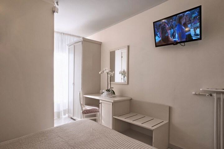 Room 22 of 40
