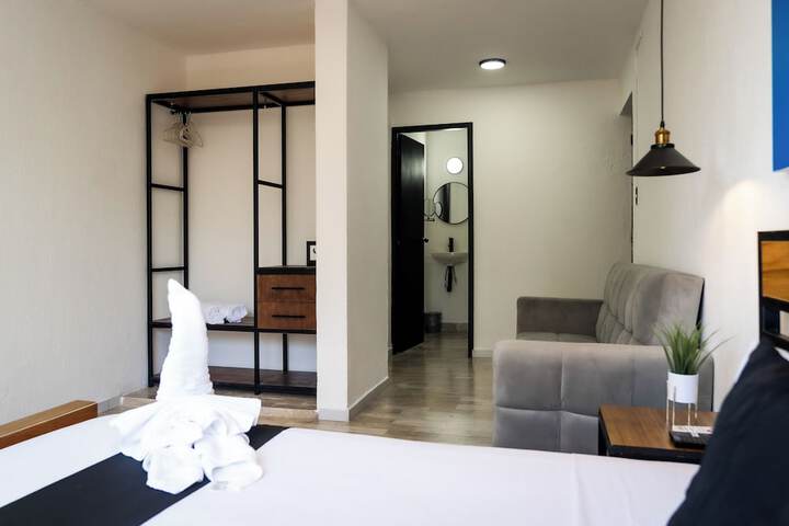 Room 35 of 80